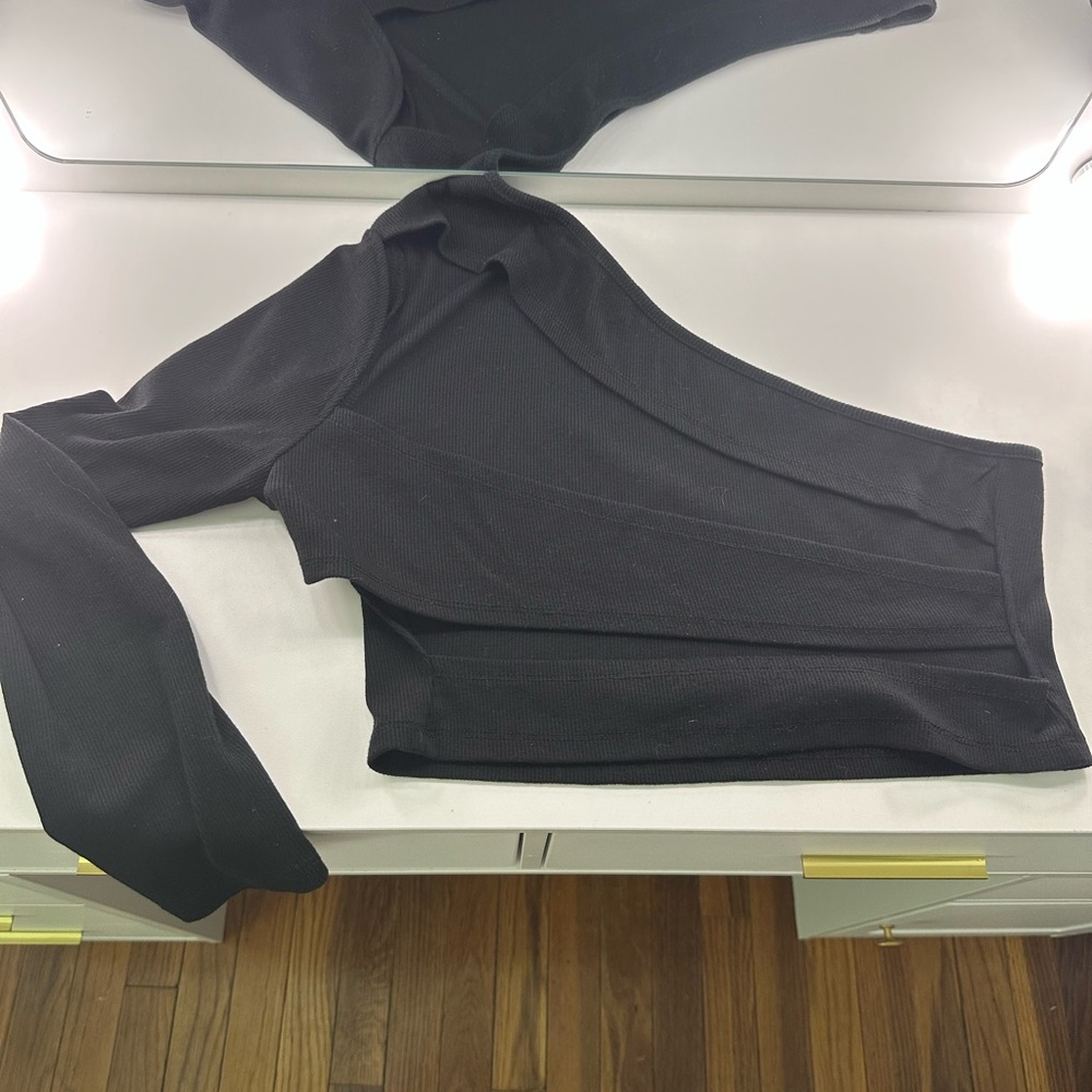 Black One-Shoulder Crop Top